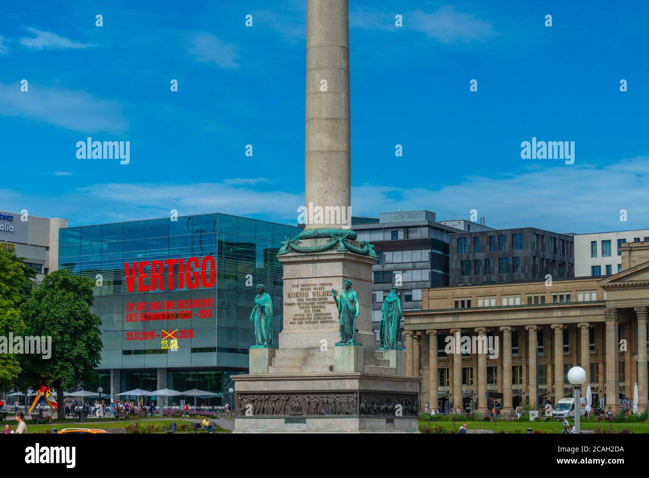 Schlossplatz oder Schlossplatz mit Kunstmuseum in der Innenstadt, Stuttgart, Bundesland Baden-Württemberg, Süddeutschland, Europa Stockfoto