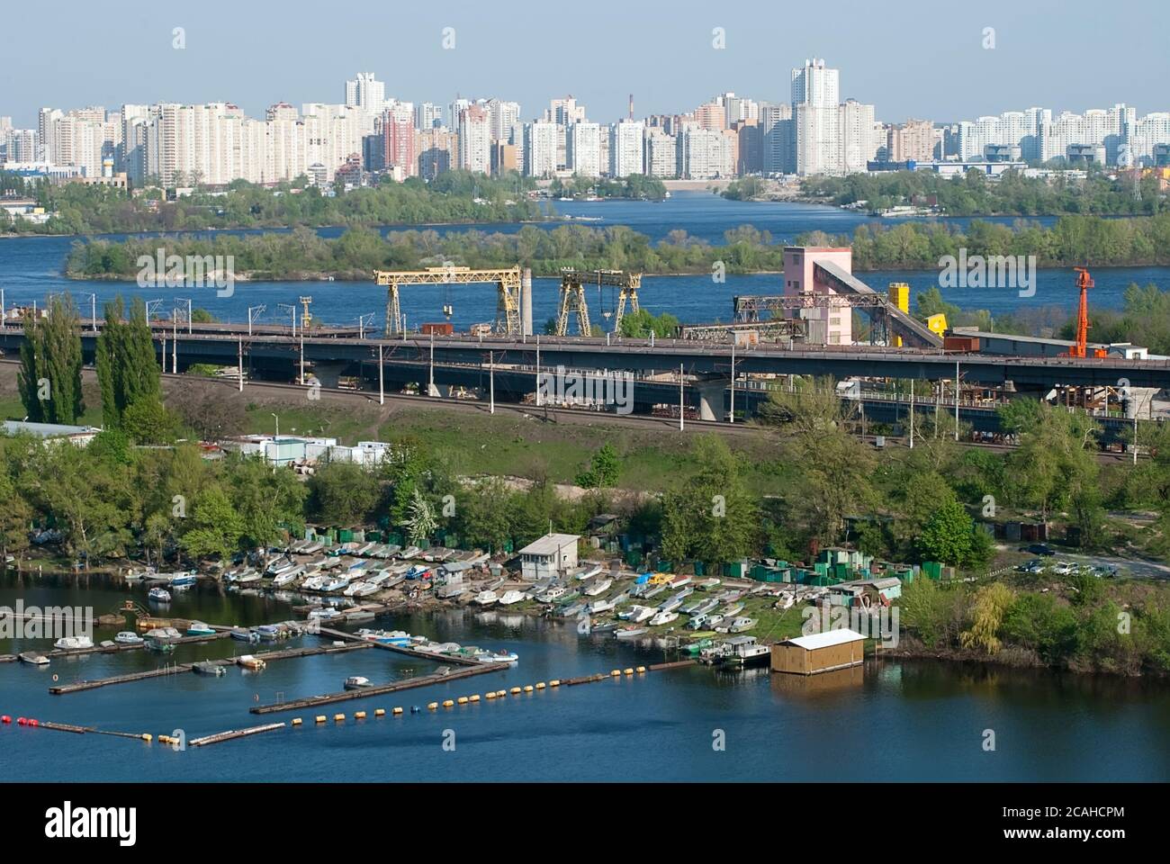 Das Panorama von Kiew über den Fluss Dniper Stockfoto