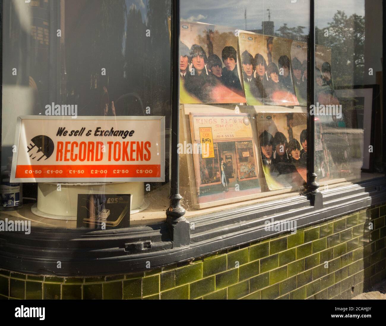 Beatles for Sale Album auf dem Label Parlophon im Fenster von Olympic Studios Records, Barnes, London, UK Stockfoto