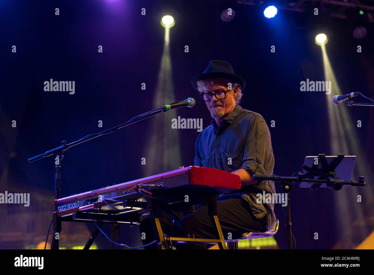 Civitavecchia, Italien. August 2020. Ausverkauft für Niccolò Fabi auf dem Konzert, das für das „Civitavecchia Summer Festival“ stattfand. (Foto: Domenico Cippitelli/Pacific Press/Sipa USA) Quelle: SIPA USA/Alamy Live News Stockfoto