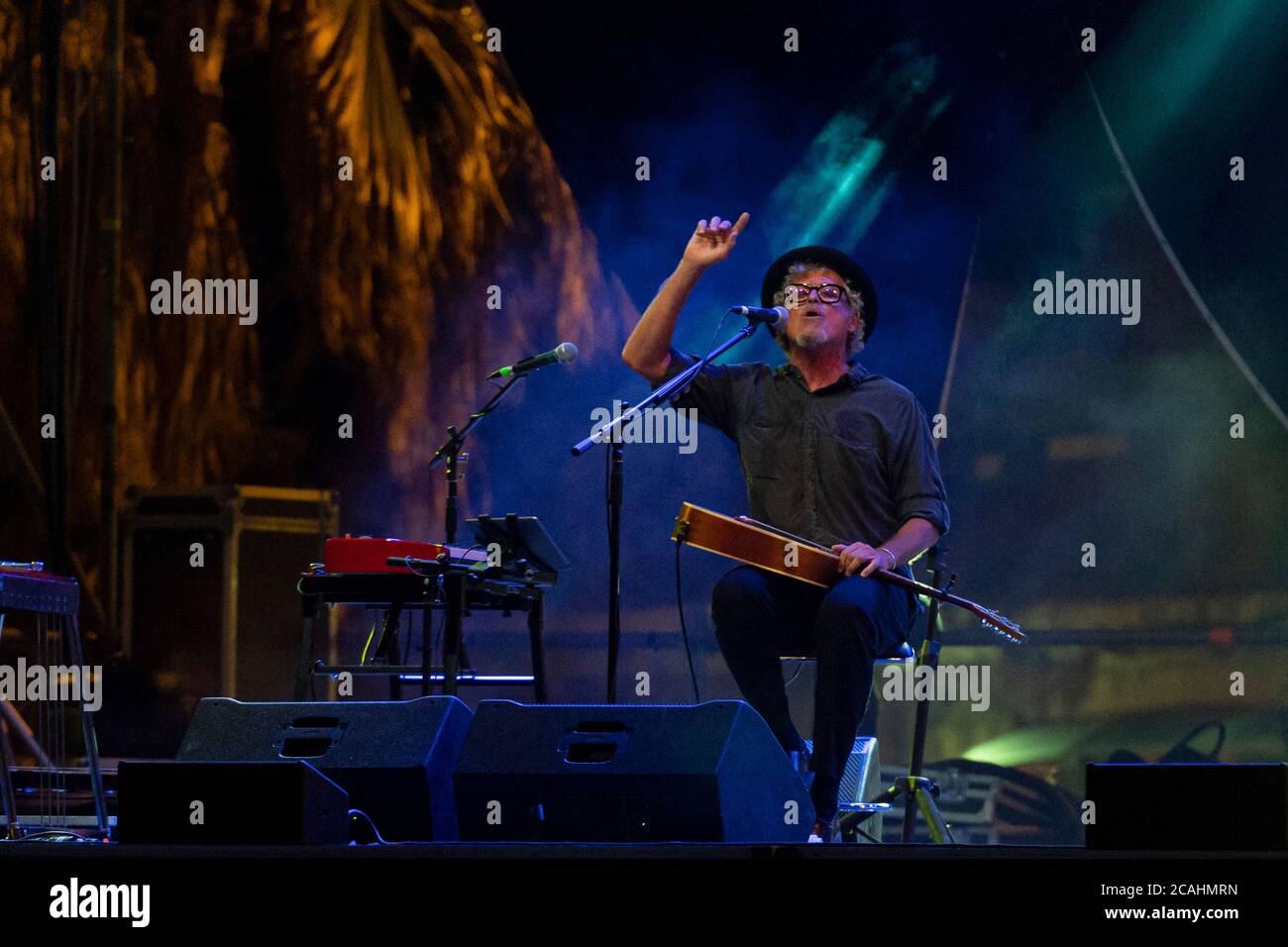 Civitavecchia, Italien. August 2020. Ausverkauft für Niccolò Fabi auf dem Konzert, das für das „Civitavecchia Summer Festival“ stattfand. (Foto: Domenico Cippitelli/Pacific Press/Sipa USA) Quelle: SIPA USA/Alamy Live News Stockfoto