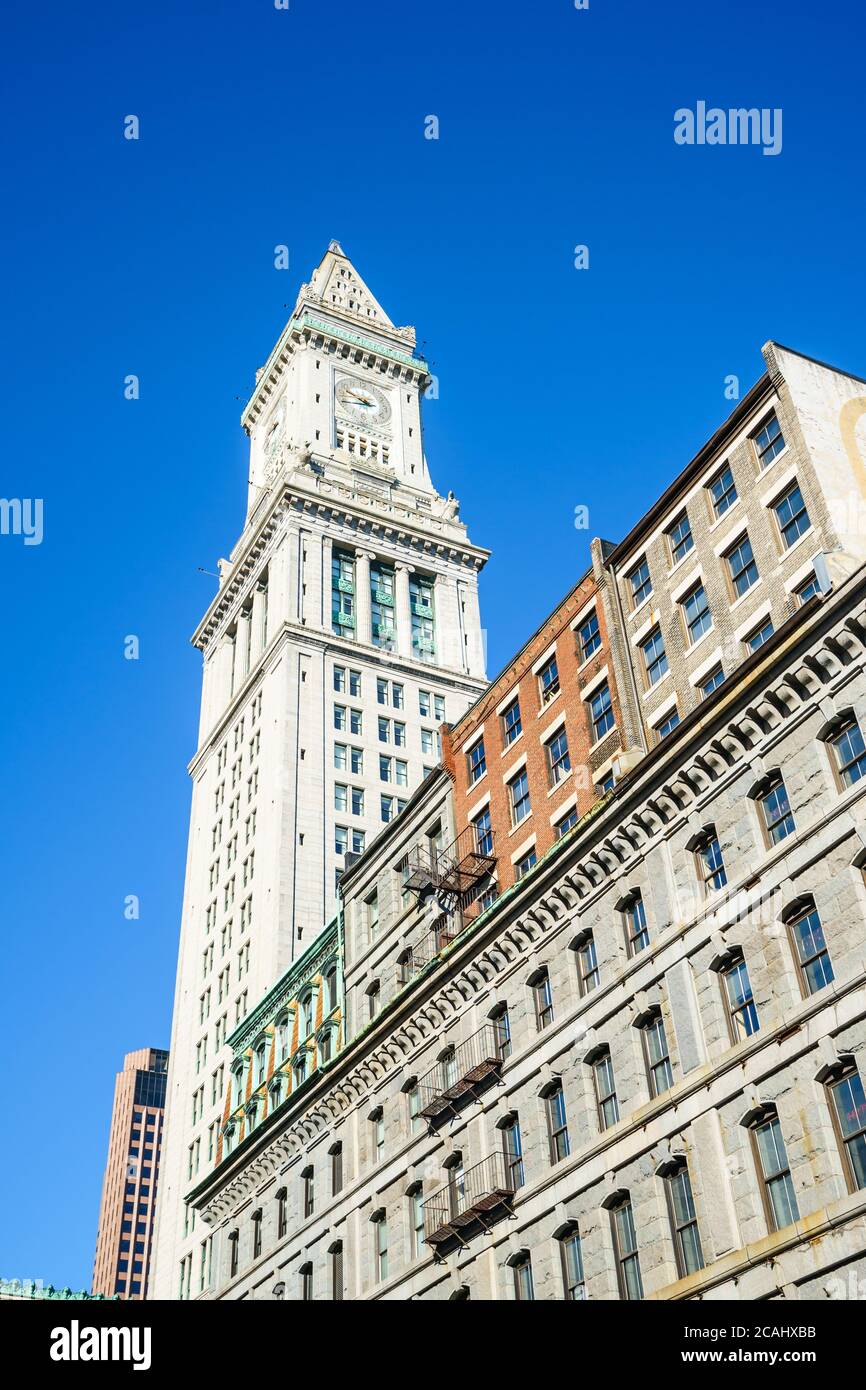 Vertikale Aufnahme eines Rose Kennedy Greenway in Boston Stockfoto