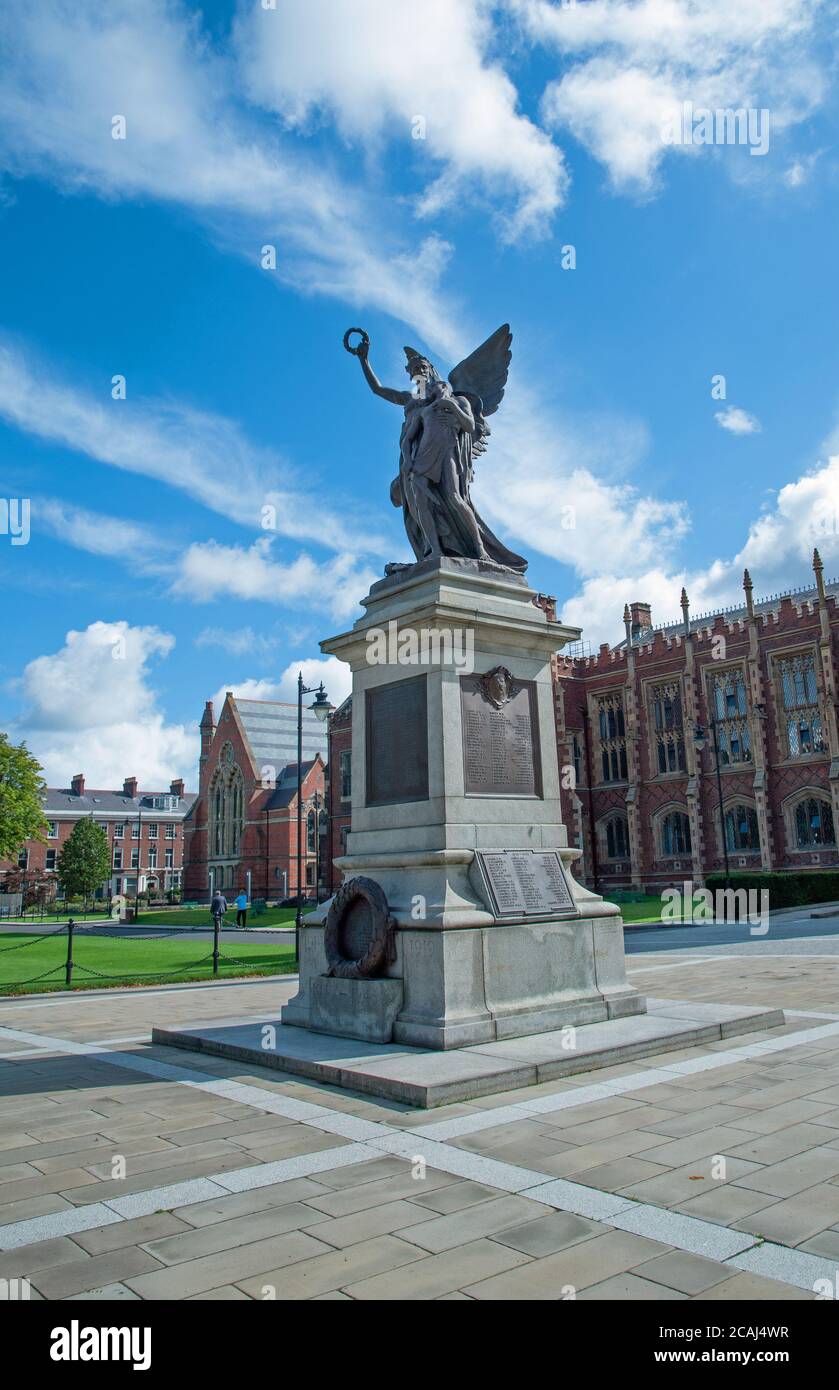 Belfast, Nordirland – 02. August 2019.war Memorial in Queen’s University Belfast, Nordirland, Großbritannien, Europa Stockfoto