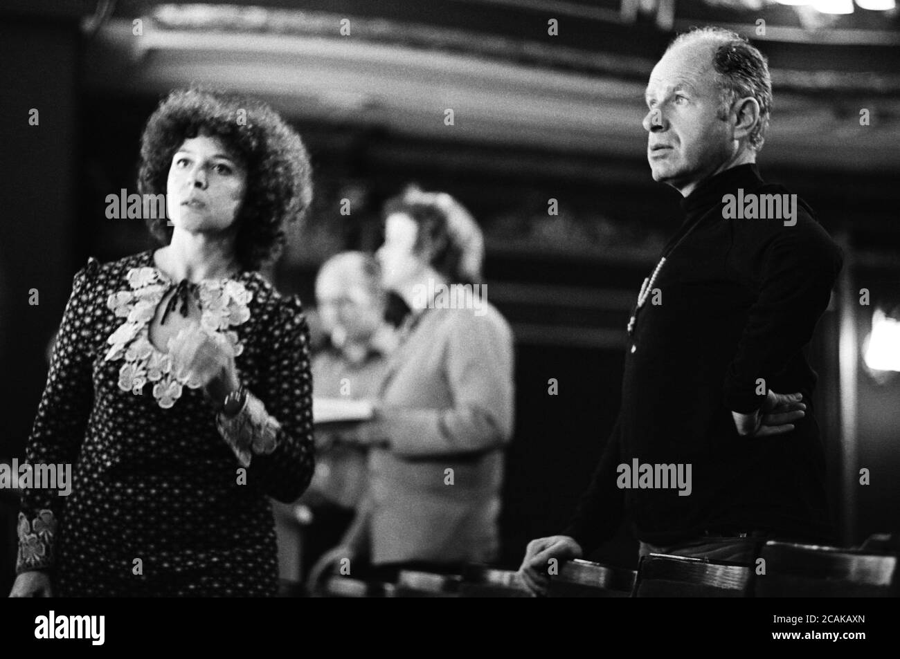 Ein SOMMERNACHTSTRAUM von Shakespeare Design: Sally Jacobs Regie: Peter Brook Sally Jacobs, Peter Brook Royal Shakespeare Company (RSC) / Aldwych Theatre, London WC2 10/06/1971 (C) Donald Cooper Ref/BW-A-30 Stockfoto