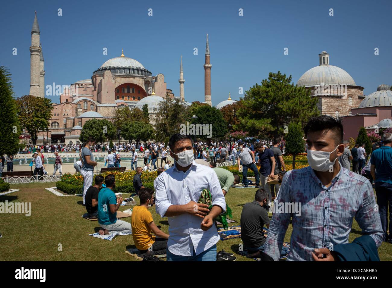 Präsident und Partei für Gerechtigkeit und Entwicklung, AKP, Vorsitzender Recep Tayyip Erdogan führte das Freitagsgebet in der Hagia Sophia durch. Daher mussten die Bürger p Stockfoto