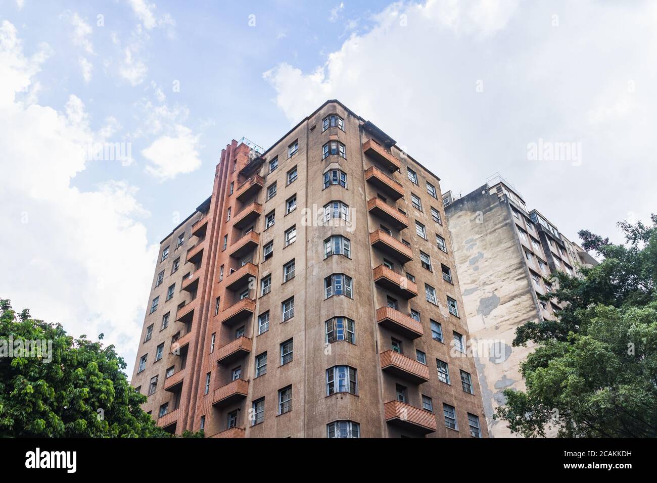 Altes Mehrfamilienhaus in Belo Horizonte Innenstadt Stockfoto