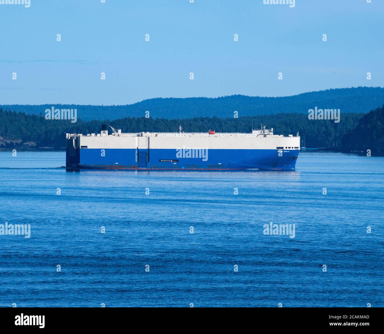 Diese merkwürdigen Schiffe transportieren Autos über den Pazifik zum nordamerikanischen Automobilmarkt Stockfoto