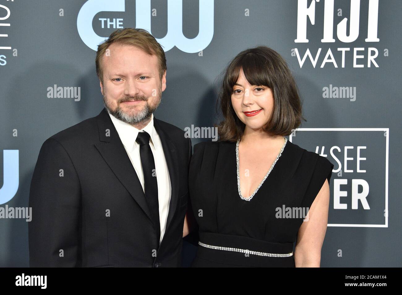 LOS ANGELES - JAN 12: Rian Johnson, Karina Longworth bei den Critics Choice Awards 2020 im Barker Hanger am 12. Januar 2020 in Santa Monica, CA Stockfoto