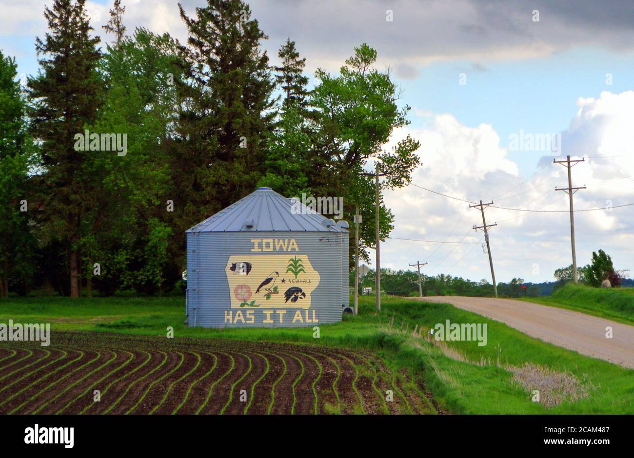 Alte Scheune entlang der historischen Route 30 auf iowa Farm stolz zeigen Schild und Gemälde sagen, dass iowa hat alles Stockfoto