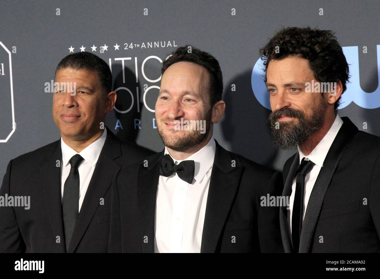 LOS ANGELES - JAN 13: Peter Ramsey, Rodney Rothman, Bob Persichetti bei den Critics Choice Awards im Barker Hanger am 13. Januar 2019 in Santa Monica, CA Stockfoto