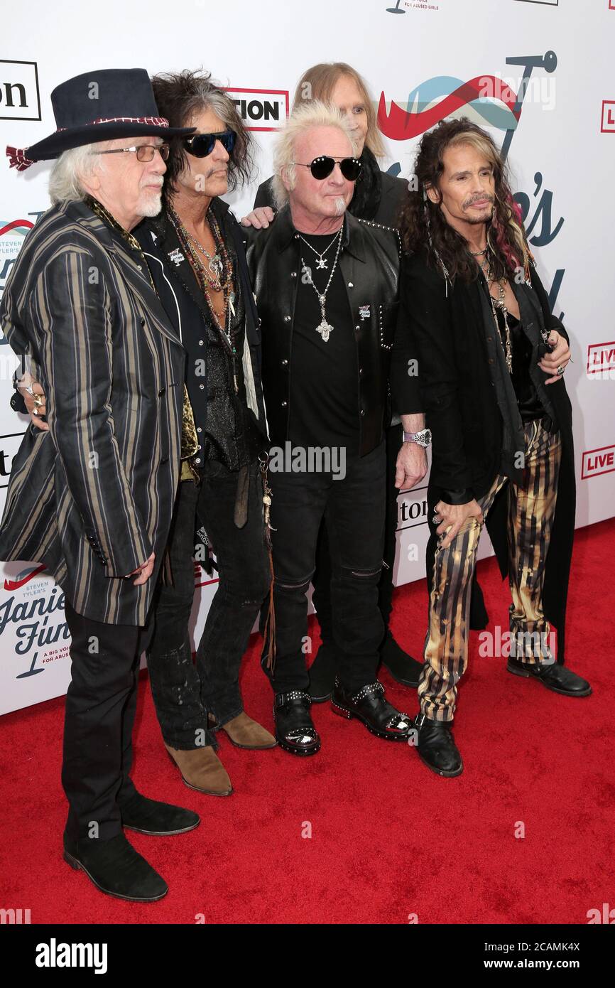 LOS ANGELES - FEB 10: Brad Whitford, Joe Perry, Joey Kramer, Tom Hamilton, Steven Tyler, Aerosmith bei der 2019 Steven Tylers Grammy Viewing Party in den Raleigh Studios am 10. Februar 2019 in Los Angeles, CA Stockfoto