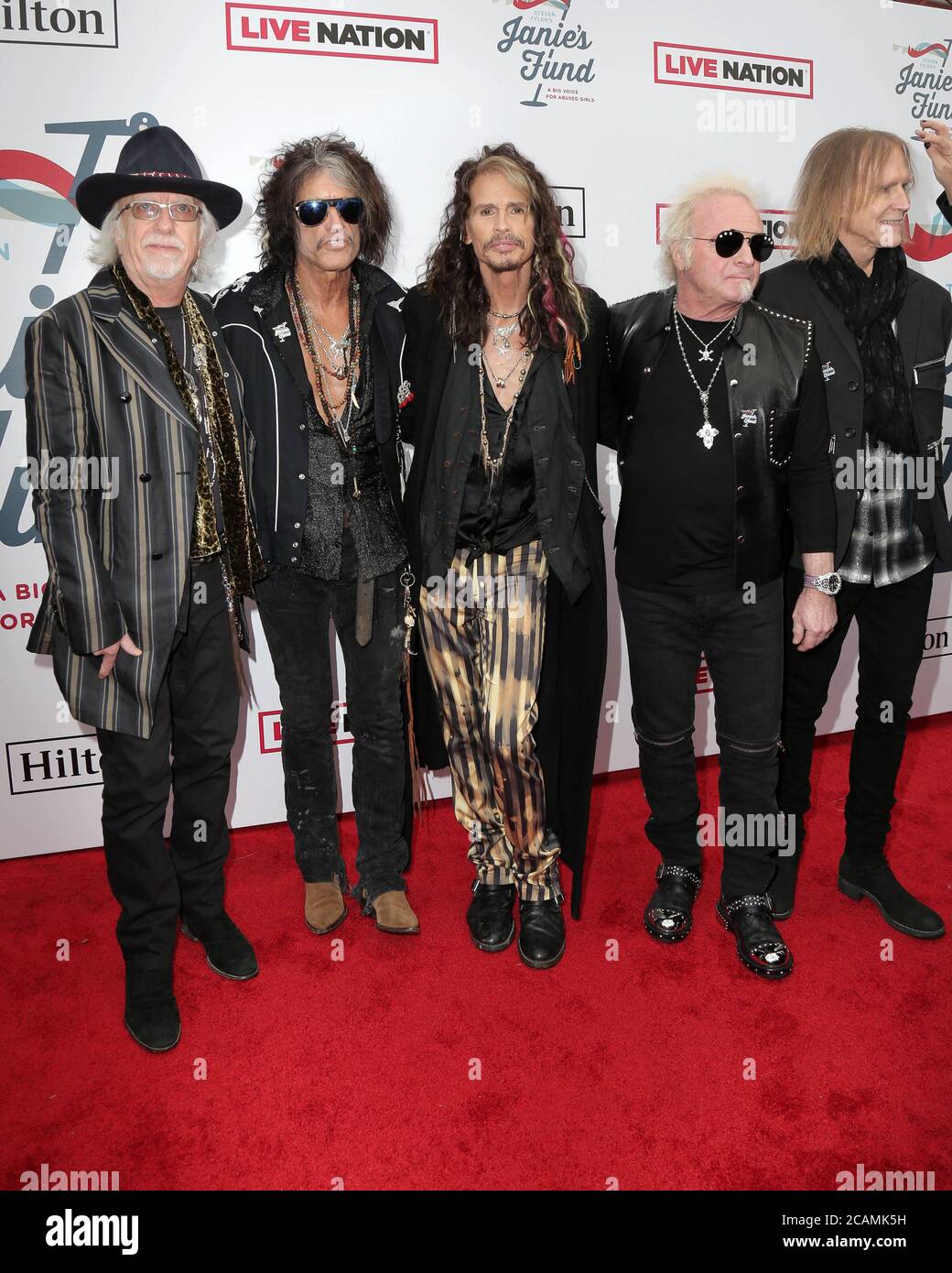 LOS ANGELES - FEB 10: Brad Whitford, Joe Perry, Joey Kramer, Tom Hamilton, Steven Tyler, Aerosmith bei der 2019 Steven Tylers Grammy Viewing Party in den Raleigh Studios am 10. Februar 2019 in Los Angeles, CA Stockfoto