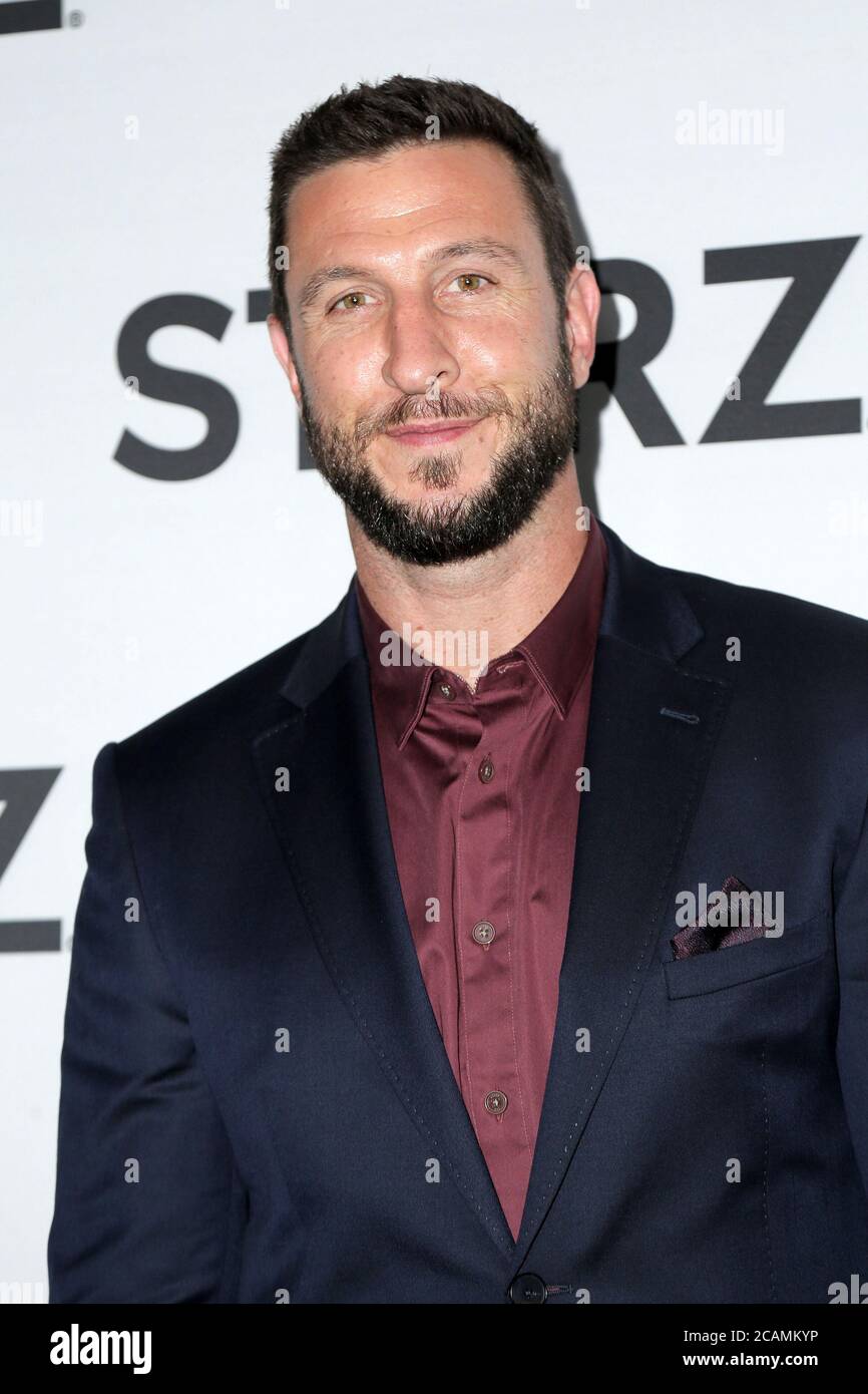 LOS ANGELES - FEB 12: Pablo Schreiber beim Starz Winter TCA Event 2019 auf der 71Above am 12. Februar 2019 in Los Angeles, CA Stockfoto