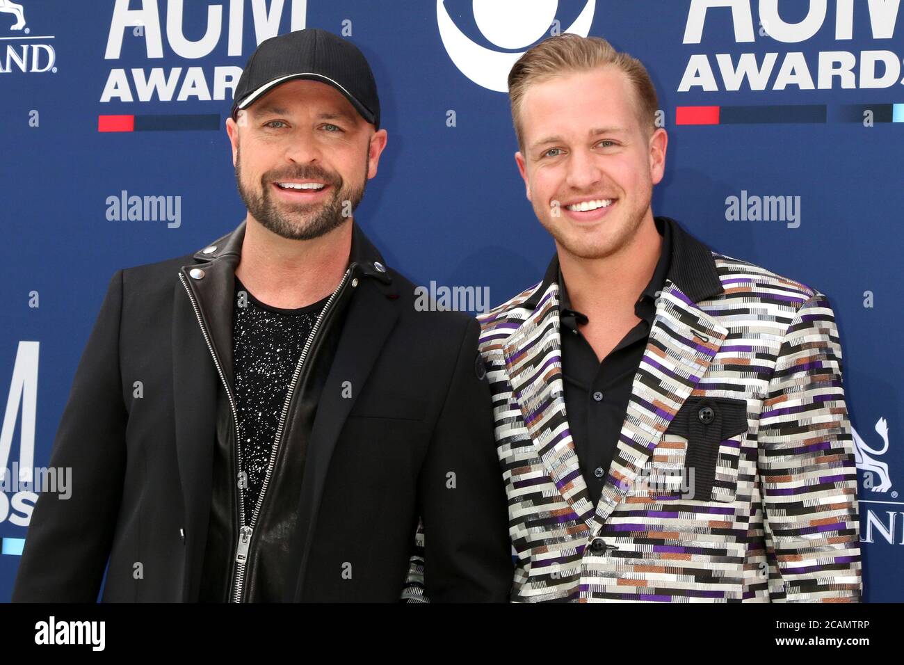 LAS VEGAS - APR 7: Cody Alan, Trea Smith bei den 54. Academy of Country Music Awards in der MGM Grand Garden Arena am 7. April 2019 in Las Vegas, NV Stockfoto