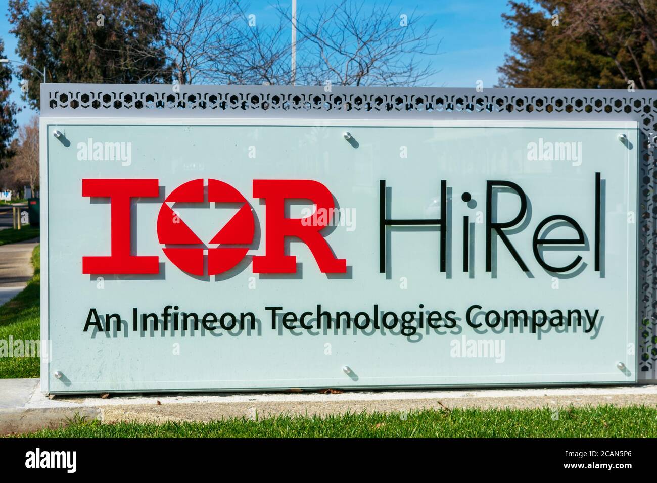 International Rectifier HiRel ein Unternehmen von Infineon Technologies unterzeichnet am Hauptsitz des Halbleiterherstellers im Silicon Valley in San Jose, Kalifornien Stockfoto