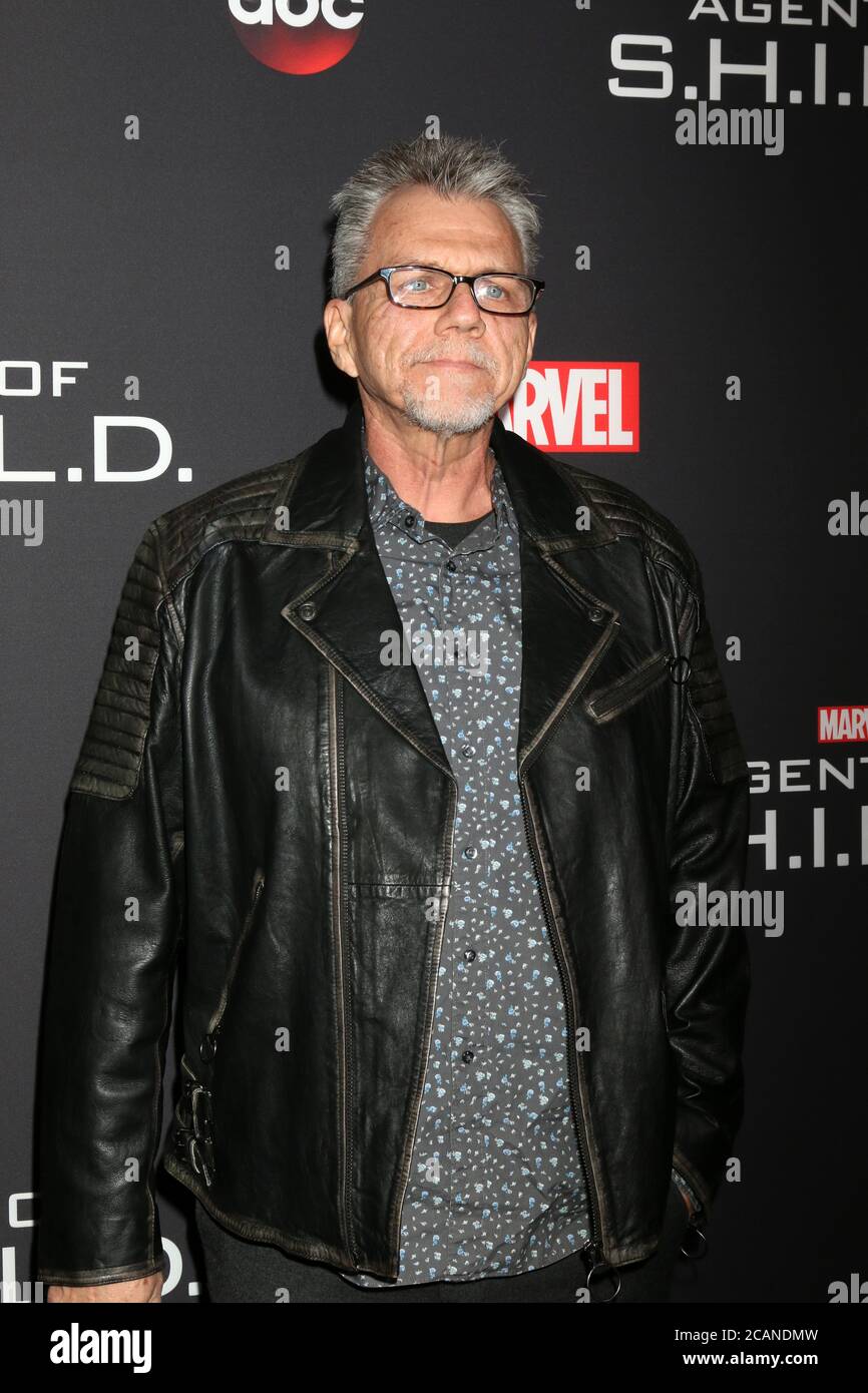 LOS ANGELES - 24. FEBRUAR: Jeffrey Bell bei 'Marvel's Agents of S.H.I.E.L.D.' 100th Episode Party im Ohm Nightclub am 24. Februar 2018 in Los Angeles, CA Stockfoto