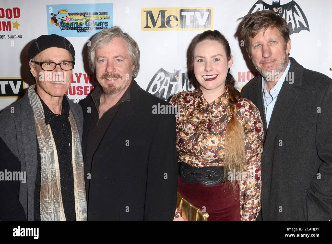 LOS ANGELES – JANUAR 10: Barry Livingston, Stan Livingston, Hailey Livingston, Robert Peters bei der Batman '66 Retrospektive und Batman Exhibit Opening Night im Hollywood Museum am 10. Januar 2018 in Los Angeles, CA Batman '66 Retrospektive und Batman Exhibit Opening Night, The World Famous Hollywood Museum, Hollywood, CA 01-10-18 Stockfoto