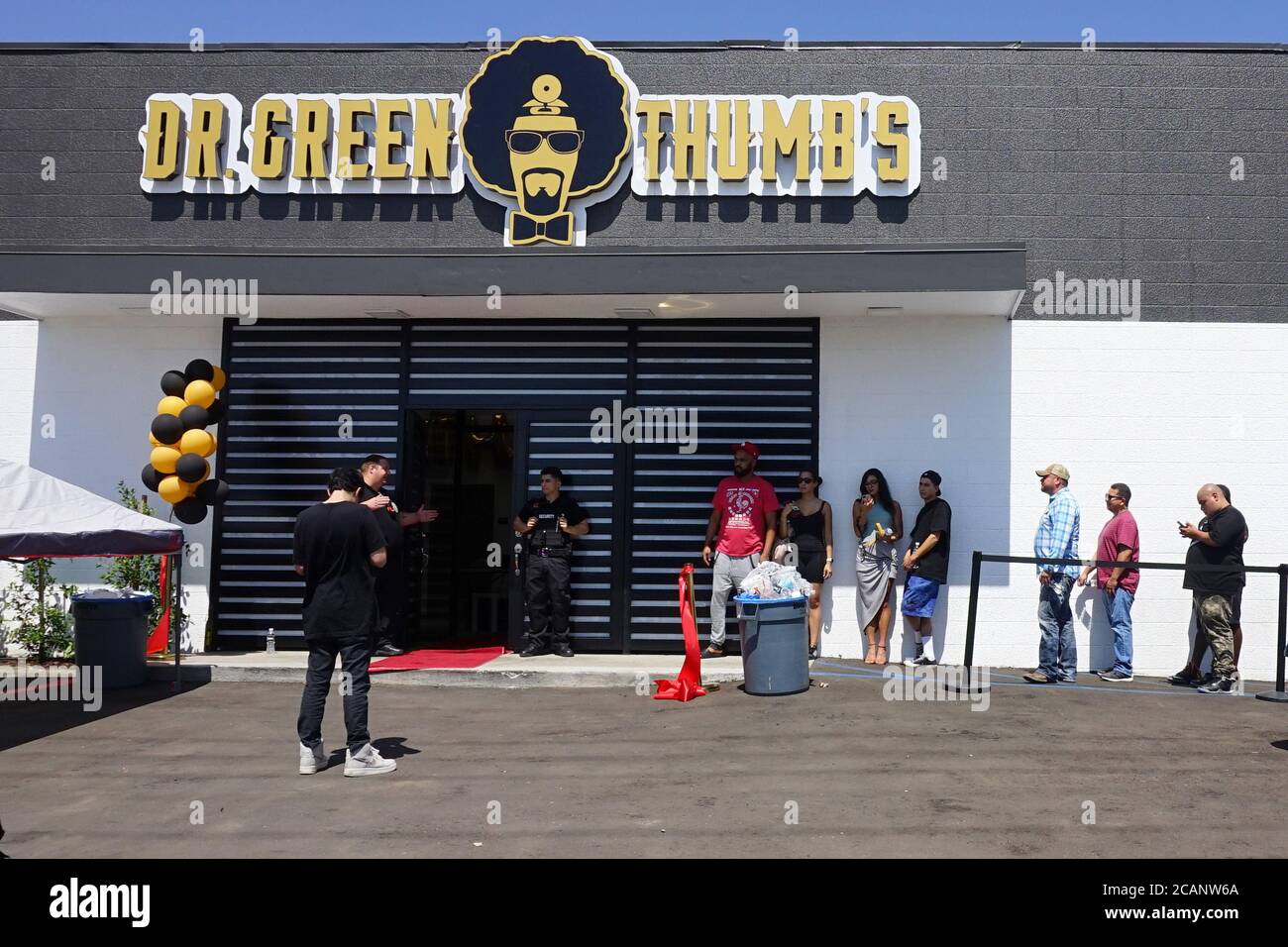 Dr Greenthumb Cannabis Dispensary Eroffnung Stockfotos Und Bilder Kaufen Alamy