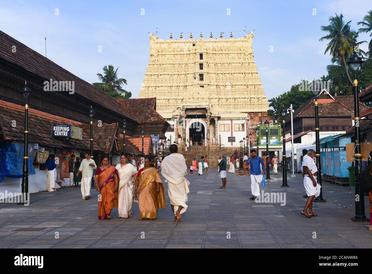 Kerala, Indien. September 07, 2019. Sree Padmanabhaswamy Tempel von Trivandrum oder Thiruvananthapuram im Tageslicht, Hindu-Menschen gehen, um anzubeten oder zu beten. Stockfoto