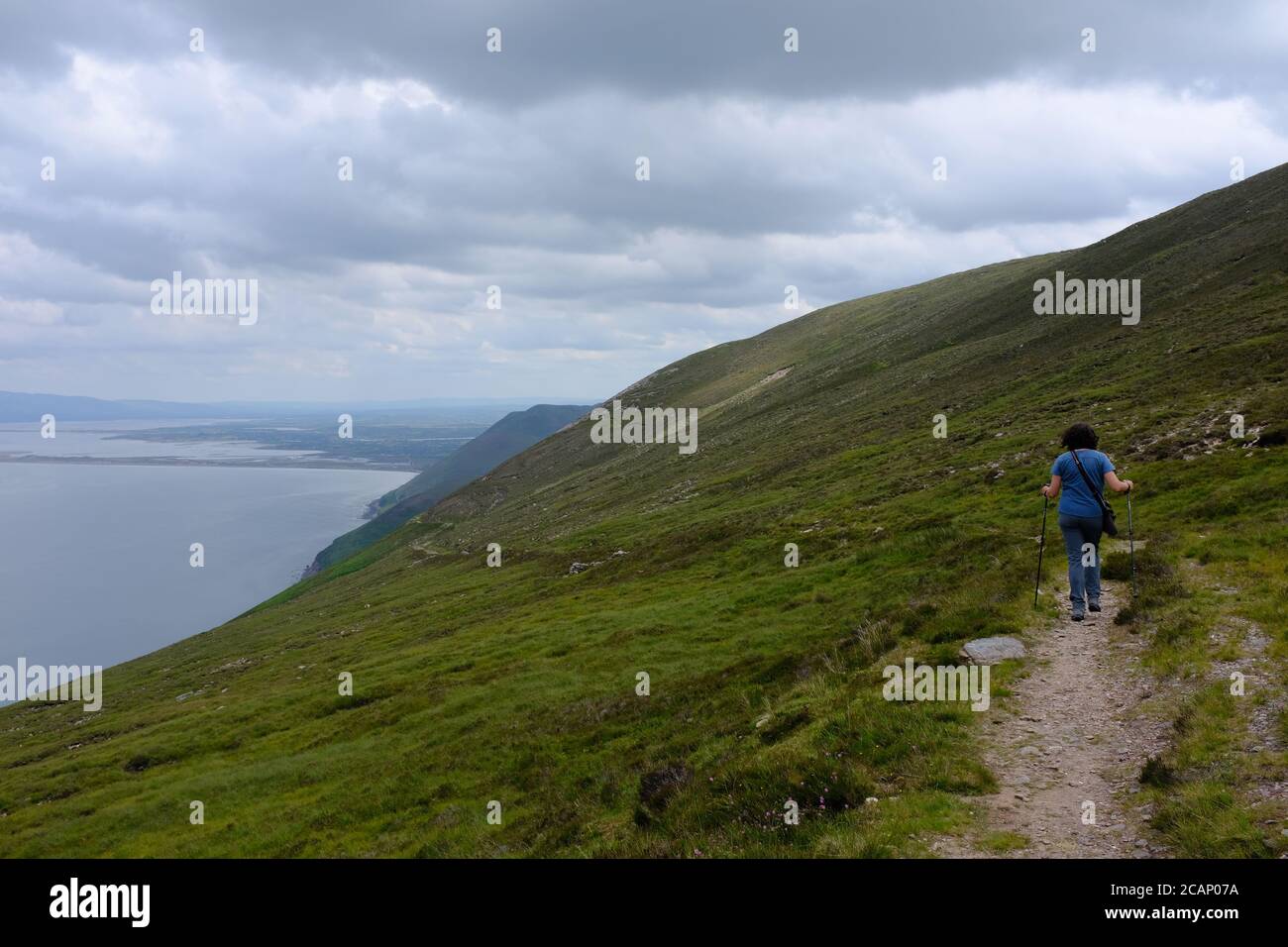 Spaziergang auf dem Kerry Way in 2019 in Count Kerry in Der Süden Irlands, der sich um den Abschnitt der Halbinsel Iveragh dreht Cahersiveen nach Glenbeigh Stockfoto