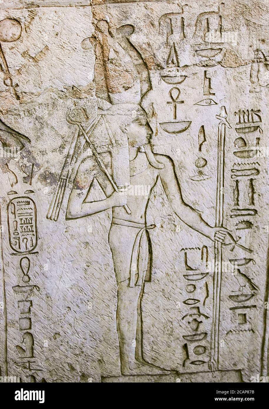 Ägypten, Nildelta, Königliche Nekropole von Tanis, Grabmal von Chechonq III, Westwand, unteres Register : Angebote an den gott Sokaris (Sokar-Osiris). Stockfoto