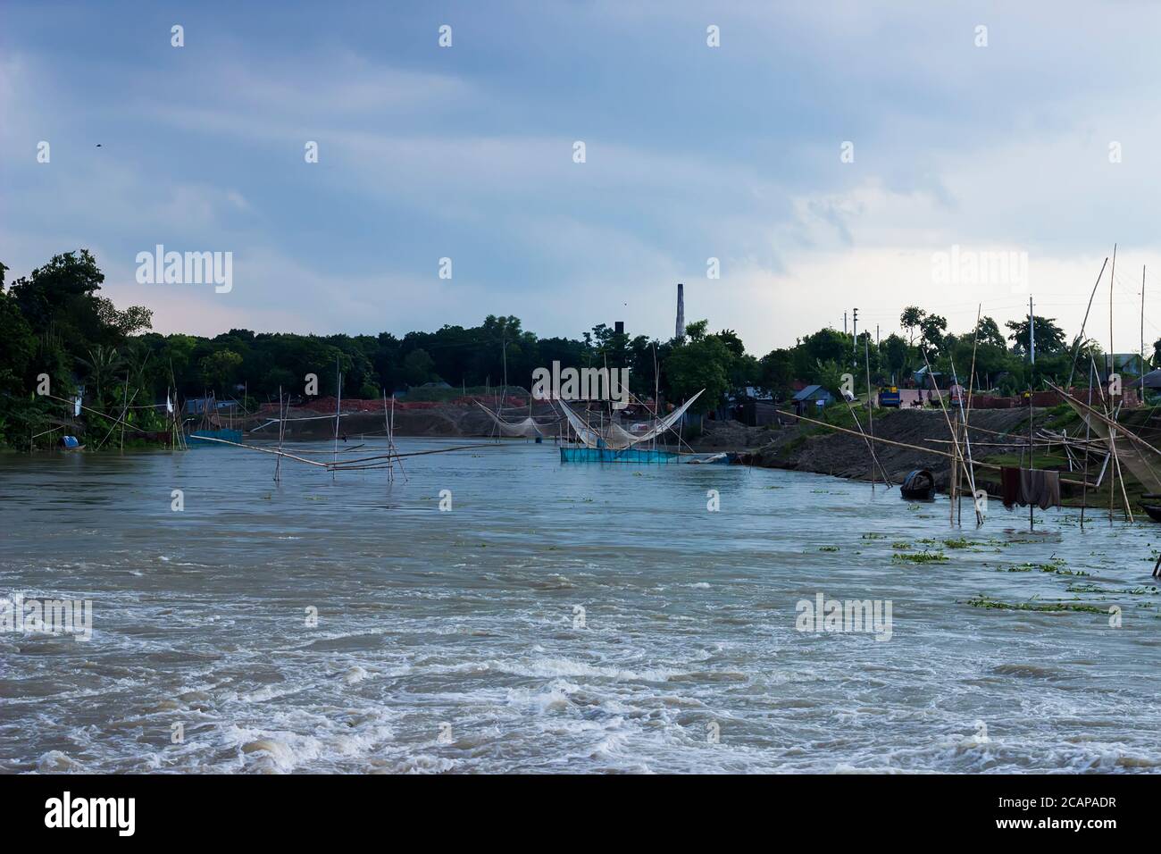 Schöne natürliche Landschaft des Flusses in Faridpur, Bangladesch. Stockfoto