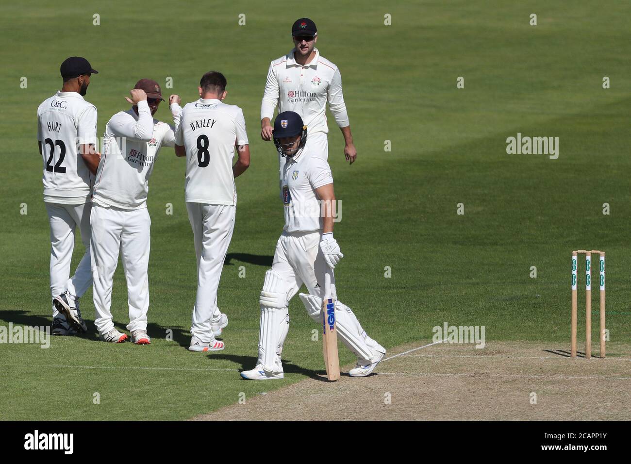 CHESTER LE STREET, ENGLAND. AUGUST 2020. Tom Bailey von Lancashire feiert das Wicket von Durhams Sean Dickson während des Bob Willis Trophy Spiels zwischen Durham County Cricket Club und Lancashire in Emirates Riverside, Chester le Street am Samstag, 8. August 2020. (Kredit: Mark Fletcher, Mi News) Kredit: MI Nachrichten & Sport /Alamy Live Nachrichten Stockfoto