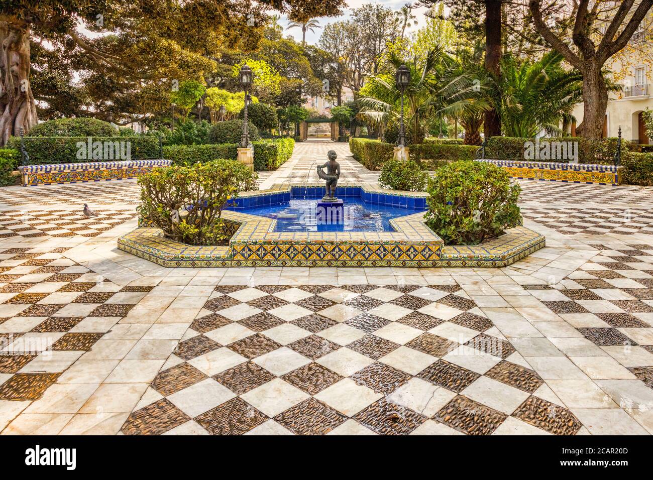 Brunnen in den Alameda Apodaca Gärten Cadiz, Spanien Stockfoto
