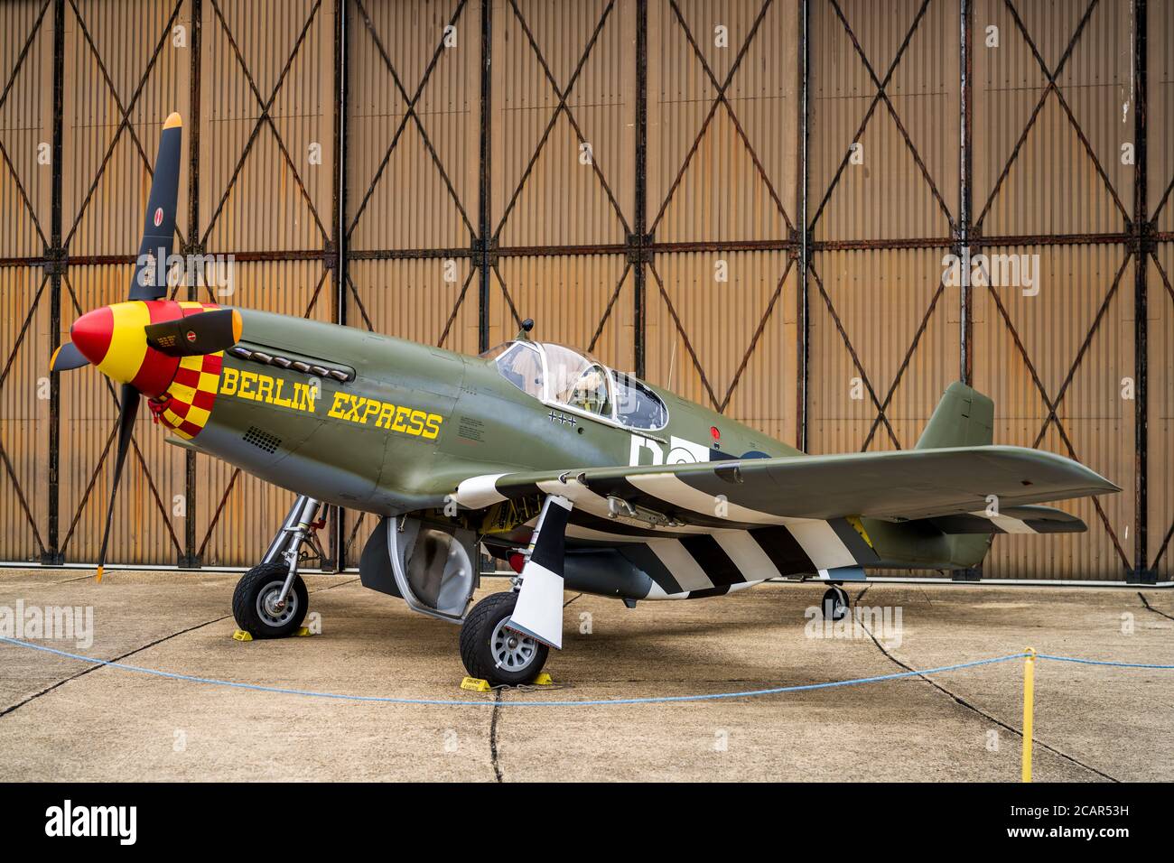 P-51B Mustang in „Berlin Express“-Lackierung (N-515ZB) im Imperial war Museum IWM Duxford. Teil der Fighter Collection. Erbaut 1943. Stockfoto