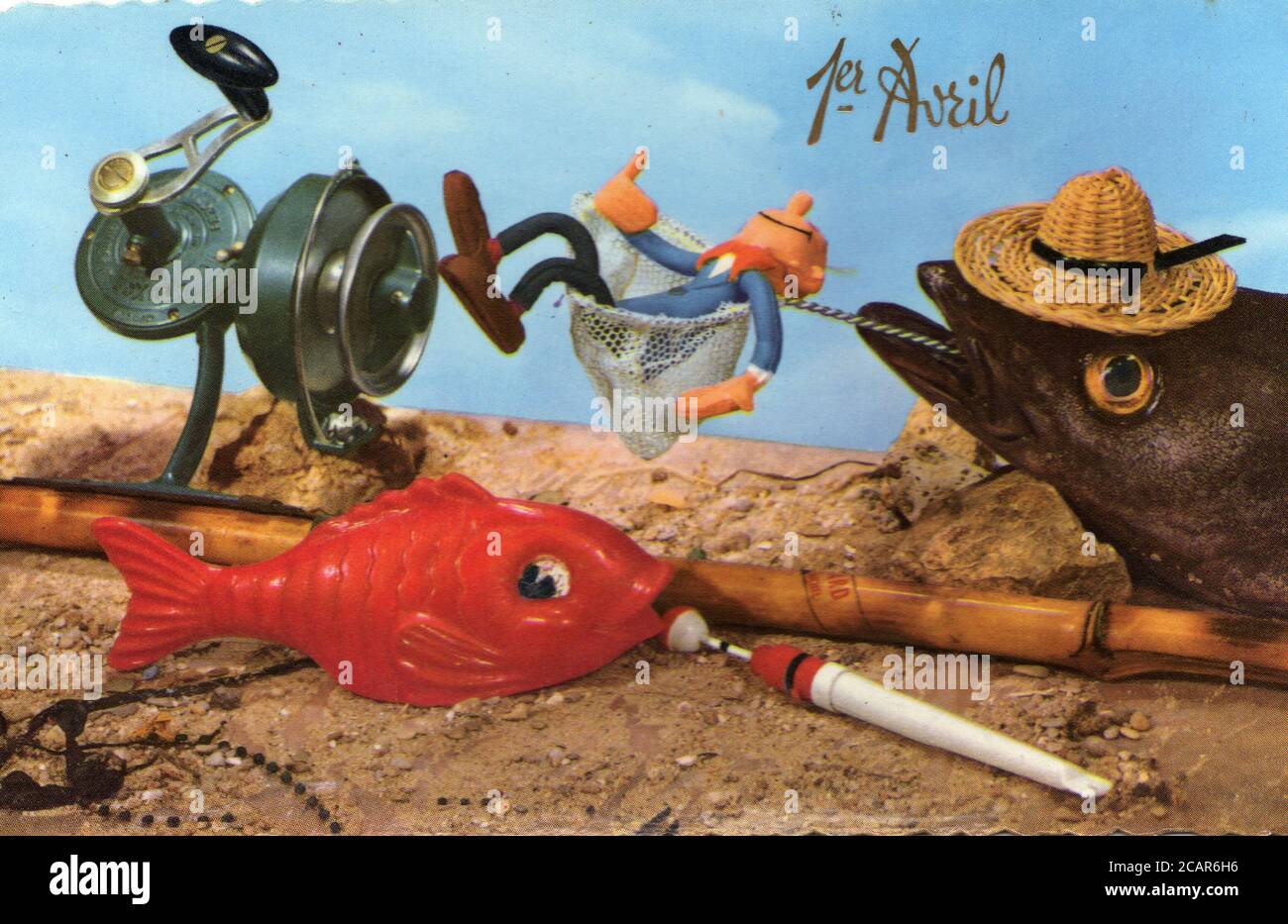 Carte postale 1er avril avec figurine Fantasio vers 1960. Fantasio est un personnage de Fiction créé par Jean Doisy dans Le Journal de Spirou en 1942 Stockfoto