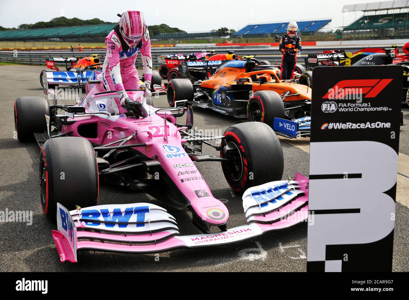 Racing Point's Nico Hulkenberg während des Qualifyings zum 70. Jahrestag des Formel 1 Grand Prix auf der Silverstone Race Circuit, Northampton. Stockfoto