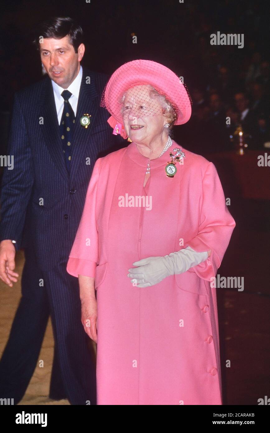 Queen Elizabeth die Queen Mother auf der Royal Smithfield Show 1989. Stockfoto