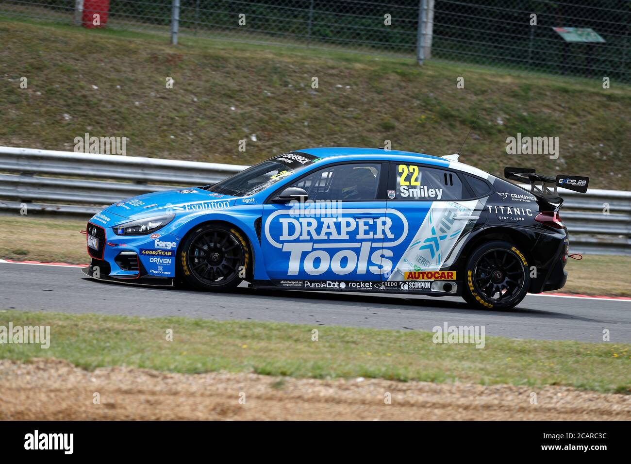 8. August 2020; Brands Hatch Circuit, West Kingsdown, Kent, England; Kwik Fit British Touring Car Championship, Qualifying Day; Chris Smiley in seinem Excelr8 Motorsport Hyundai i30N während des Qualifyings Stockfoto