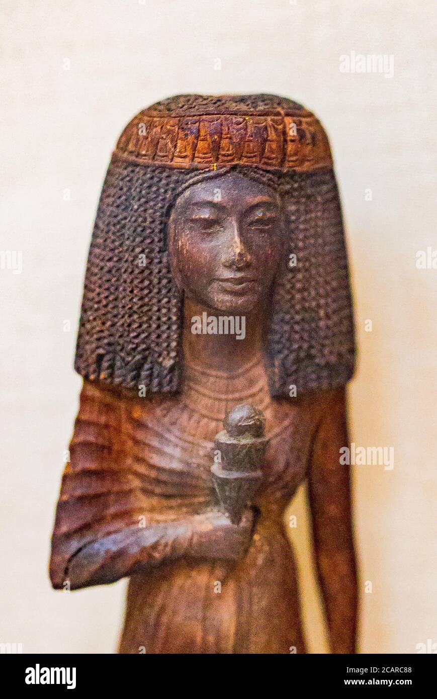 Ägypten, Kairo, Ägyptisches Museum, Statue von Henout-Nakhtou, Holz, aus Saqqara. Stockfoto