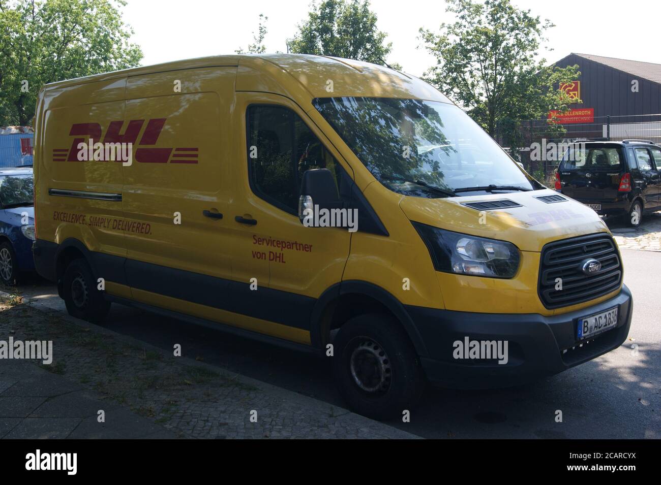 DHL Vehicle Stockfoto