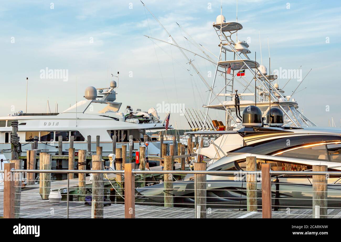 Detailbild der Yachten auf Long Wharf in Sag Harbor, NY Stockfoto