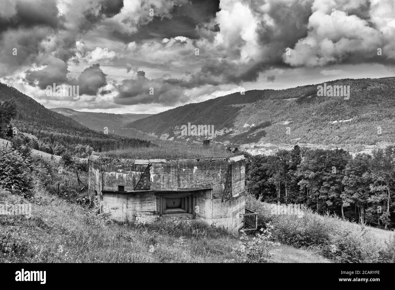 Schweiz, Kanton Waadt, Vallorbe, Festung des Zweiten Weltkriegs und Artillerie Lage mit Blick auf die französische Grenze, Artillerie Blockhaus Stockfoto
