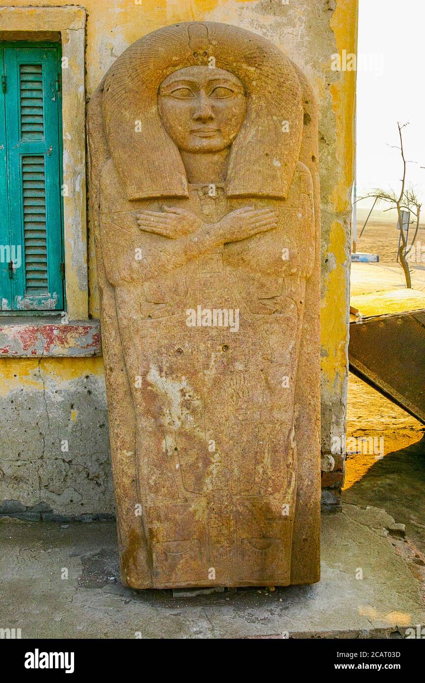 Ägypten, Königliche Nekropole von Tanis, der Sarkophag des Prinzen Hornakht, zunächst im Grab von Osorkon, jetzt außerhalb des Grabungshauses. Stockfoto