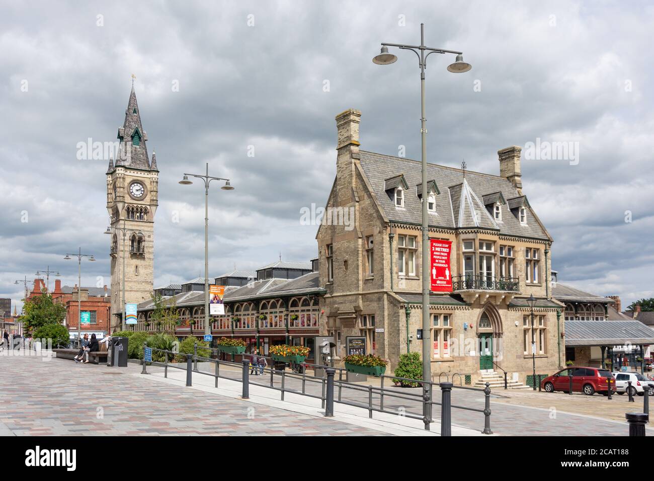 Darlington Market Hall and Clocktower, High Row, Darlington, County Durham, England, Großbritannien Stockfoto