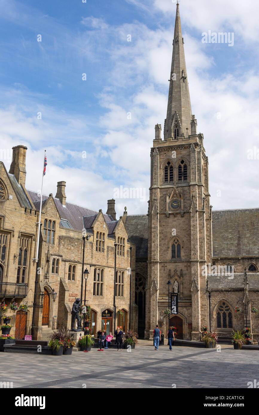 St. Nicholas’ Church, Market Place, Durham, County Durham, England, Vereinigtes Königreich Stockfoto