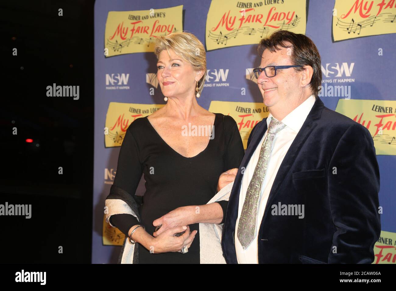 TBC kommt auf dem roten Teppich für die My Fair Lady Australian Premiere im Joan Sutherland Theatre, Sydney Opera House. Stockfoto