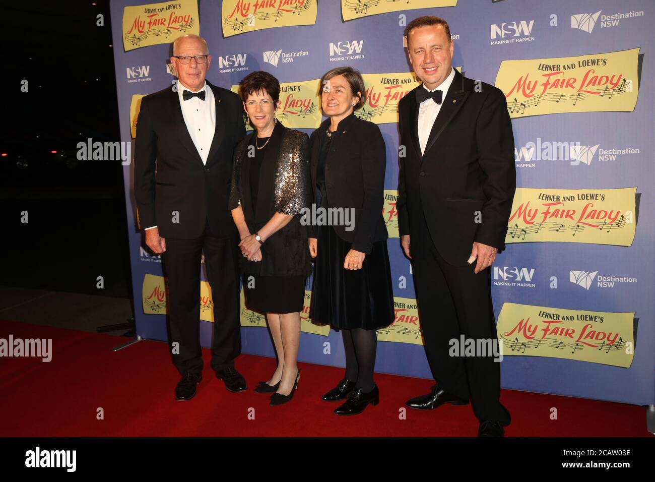 TBC kommt auf dem roten Teppich für die My Fair Lady Australian Premiere im Joan Sutherland Theatre, Sydney Opera House. Stockfoto