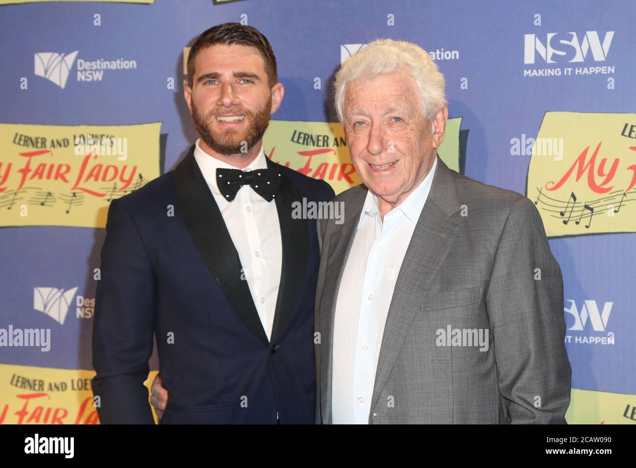 TBC kommt auf dem roten Teppich für die My Fair Lady Australian Premiere im Joan Sutherland Theatre, Sydney Opera House. Stockfoto