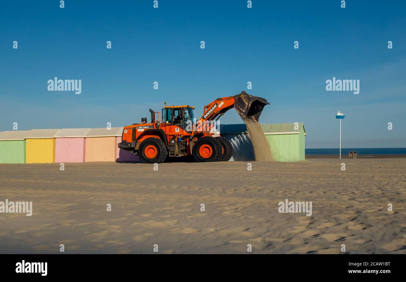 Tägliche Wartung am Strand von Berck im Norden Frankreich Stockfoto