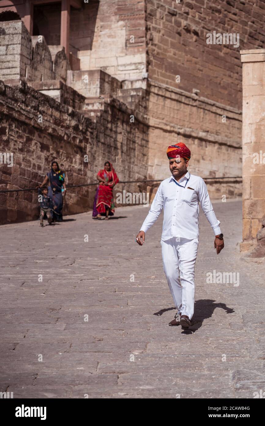 Jodhpur / Indien - 18. März 2020: Touristen besuchen Mehrangarh Fort Stockfoto