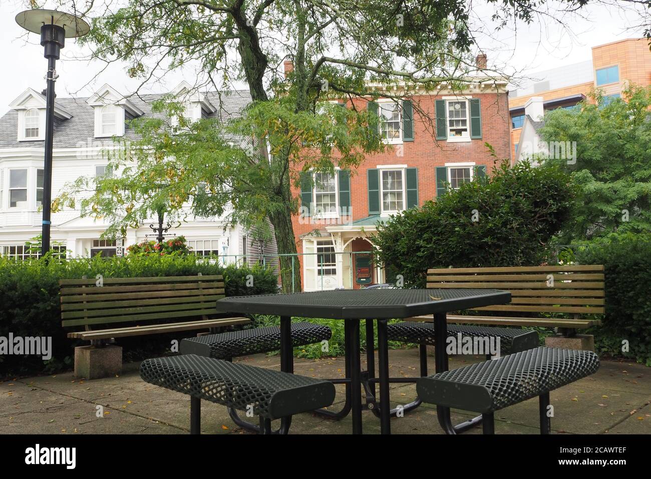Ein kleiner Park im Zentrum der Stadt. Stockfoto
