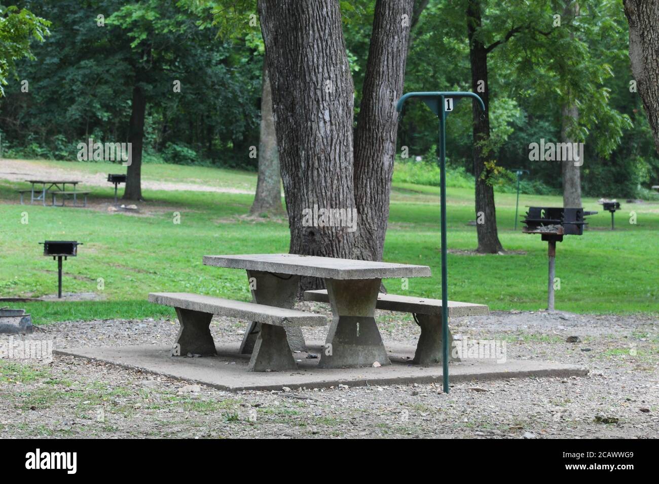 Betontisch auf dem Campingplatz in Disney Oklahoma Stockfoto