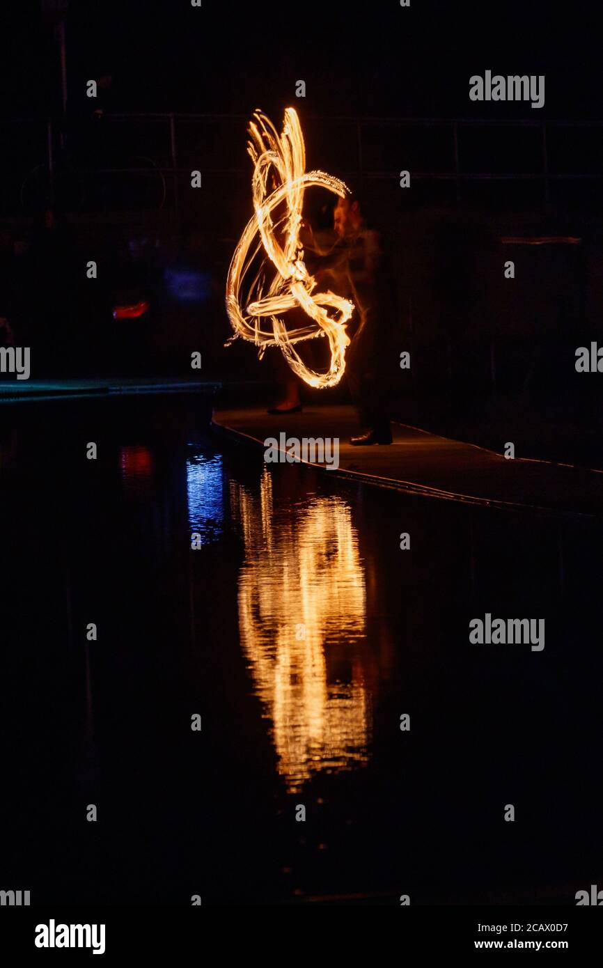 Feuer dreht sich am See Clevedon Stockfoto