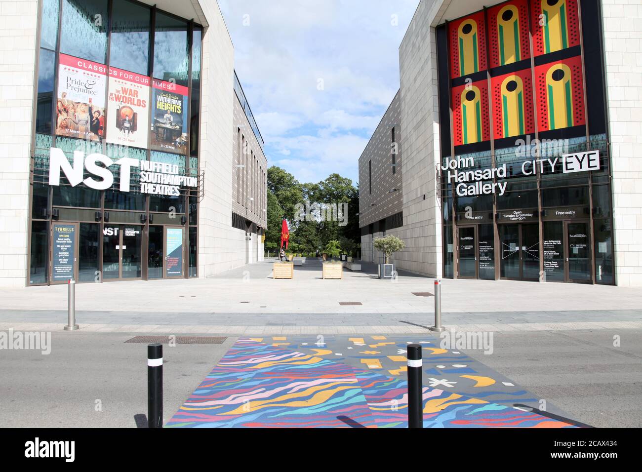 NST Nuffield Southampton Theatre und John Hansard Gallery, oberhalb der Bar Street, Southampton, England, Großbritannien, August 2020 Stockfoto
