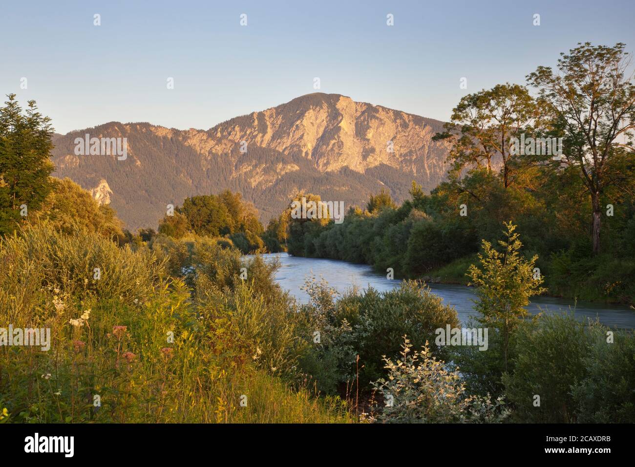 Geographie / Reisen, Deutschland, Bayern, Grossweil, Loisach mit Benediktenwand, Grossweil, Werdenfelser, Additional-Rights-Clearance-Info-not-available Stockfoto